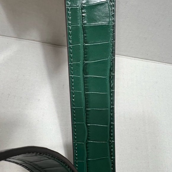 Tory Burch 1.5” Britten Reversible Logo Croc Belt In Black/Green Size: XXL - Picture 6 of 7
